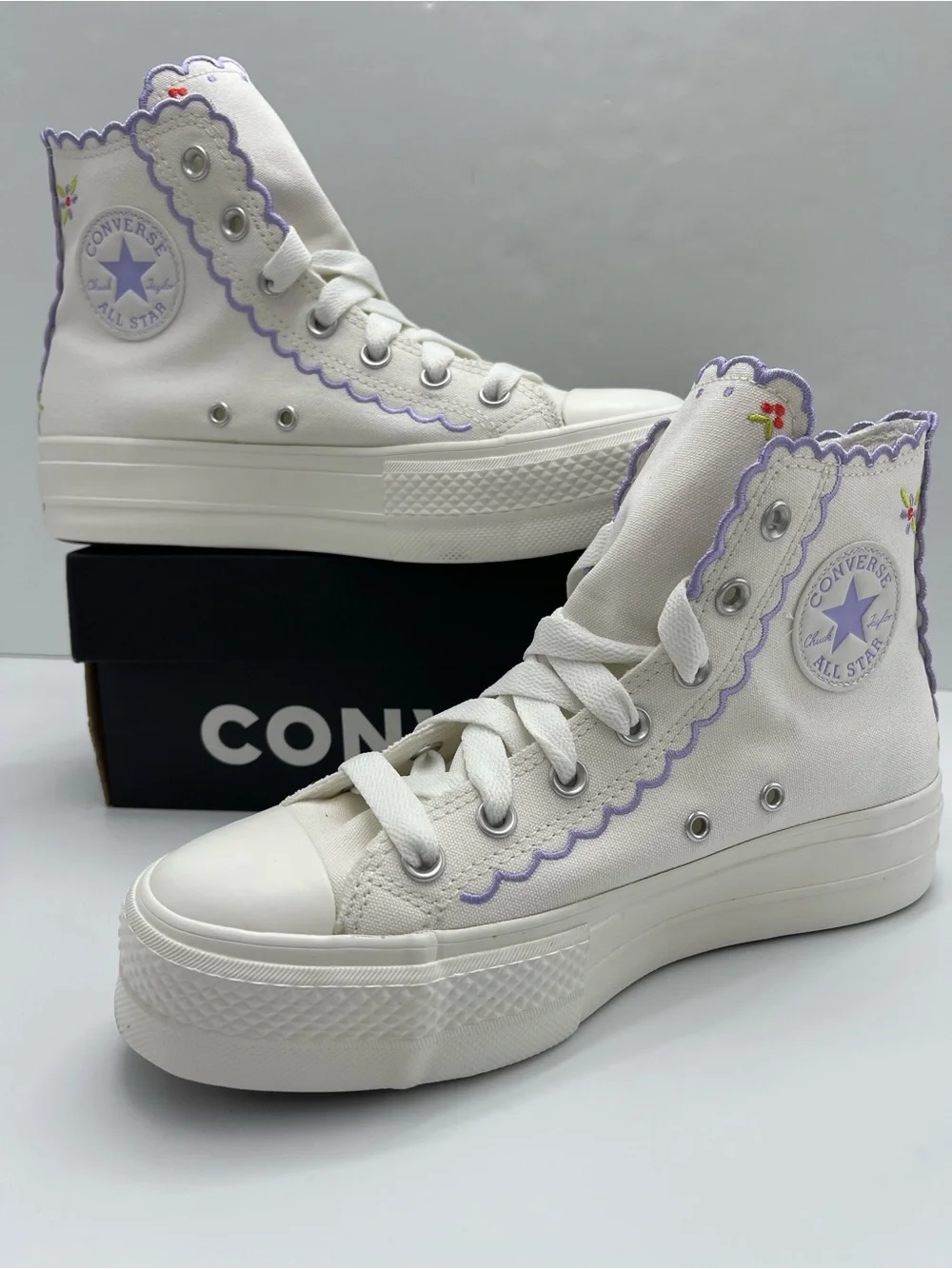 Converse CTAS LIFT HI VINTAGE WHITE/VIOLET HEAT Platform Sneakers Lavender Trim